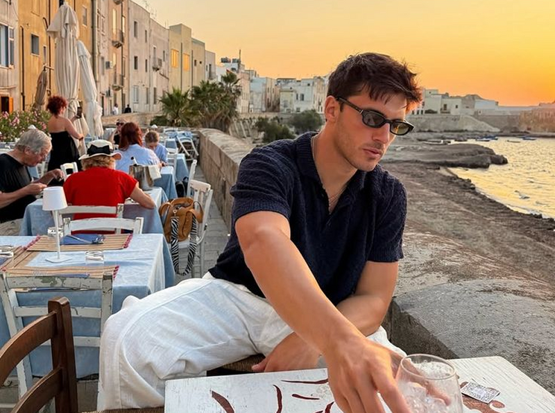 The Modern Polo Shirt – Where Elegance Meets Everyday Comfort